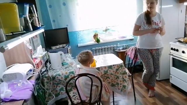 Влог/Прогулка с детьми/Новая квартира/Какие витамины купить/ смотреть онлайн