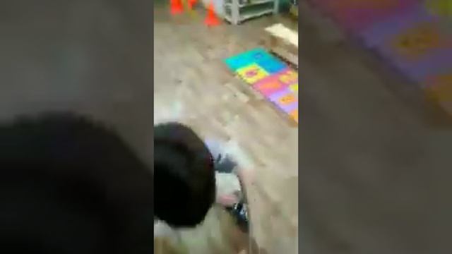 Мальчик играли ролики. 19.07.2019 смотреть онлайн