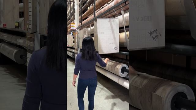 Как не нужно делать в магазине обоев? Вот так смотреть онлайн