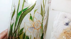 МАСТЕР-КЛАСС. Витражная роспись по стеклу. Декорируем вазу. "Нарциссы и незабудки".