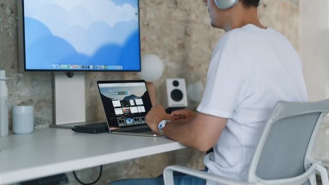Over the top: MacBook Air with M2 [review] смотреть онлайн