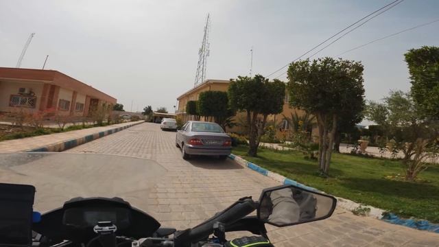 CROSSING INTO IRAQ | SHALAMCHEH BORDER | S05 EP.18 | PAKISTAN TO SAUDI ARABIA MOTORCYCLE смотреть онлайн