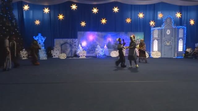 Новогоднее представление для детей "Золушка спешит на бал" смотреть онлайн
