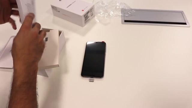 Huawei P20 Pro Unboxing! смотреть онлайн