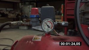 Компрессор с двигателем от стиральной машинки.