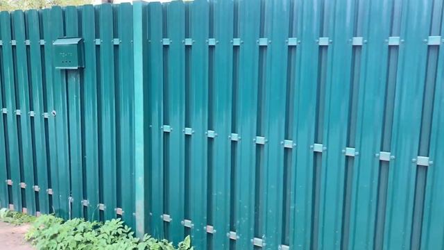 Забор из евроштакетника, смонтирован летом 2017 Года. смотреть онлайн