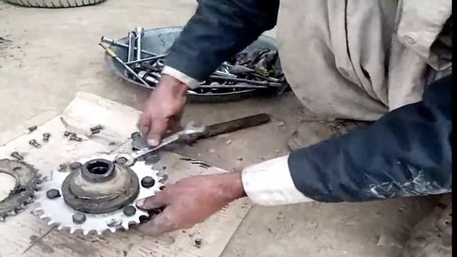 How To Change chain Garari In QINGQI Rickshaw In urdu смотреть онлайн