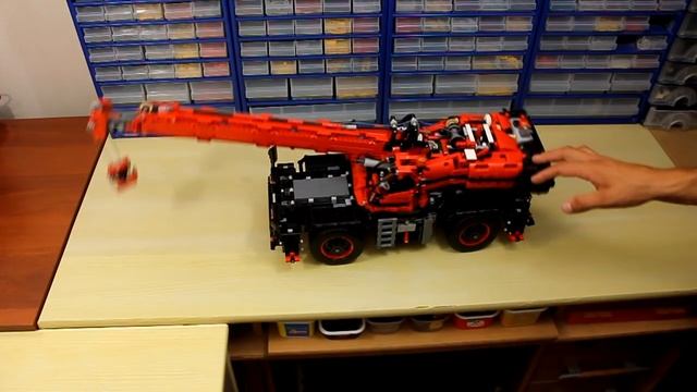 ЛЕГО Техник 42082 Передвижной кран Обзор / LEGO Technic Rough Terrain Crane Review смотреть онлайн