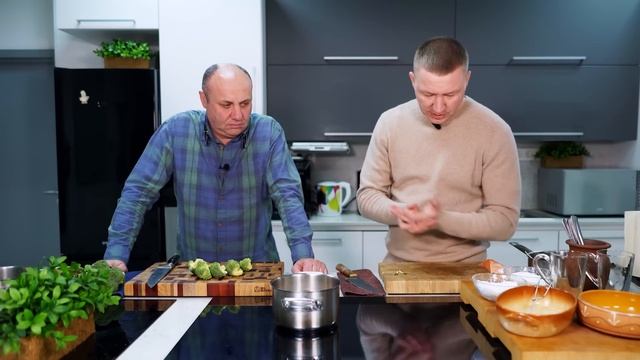 "ПРОСТОТА" - теплый САЛАТ всего из ДВУХ ингредиентов! В гостях - шеф-повар Артем Гребенщиков смотреть онлайн