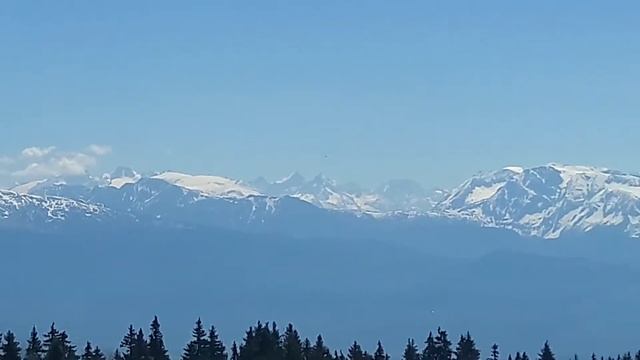Vue de la table d'orientation de la Molière en Vercors. смотреть онлайн