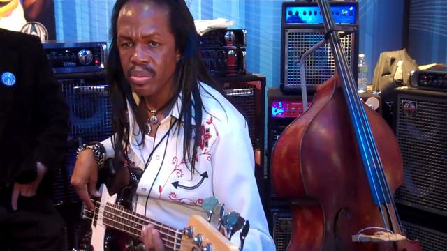 Verdine White - 2010 Showcase | Fender смотреть онлайн
