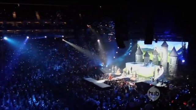 Taylor Swift - Love Story [Live] смотреть онлайн