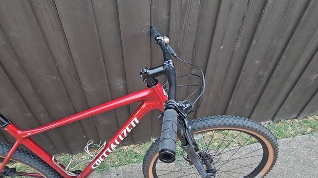 Versatile Hardtail Mountain Bike - Specialized Chisel