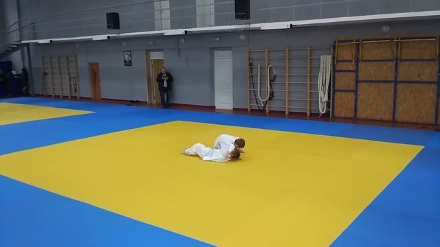 Экзамен на 5 КЮ -ЖЁЛТЫЙ ПОЯС.Ученики школы дзюдо Дмитрия Александровича Кальченко. смотреть онлайн