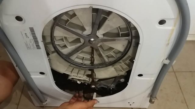 Стиральная машина Indesit Wisl 1031 шумят подшипники .Решено! смотреть онлайн
