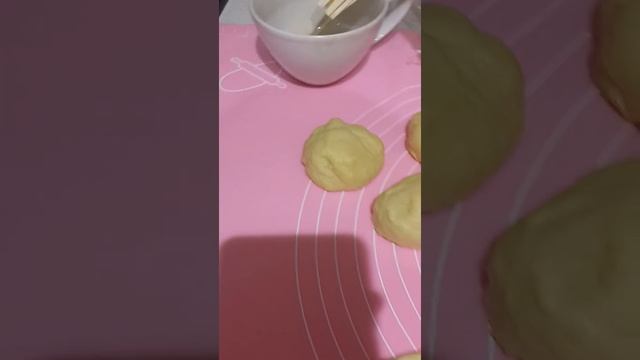 Плюшки с сахаром и корицей! Домашняя Выпечка. смотреть онлайн