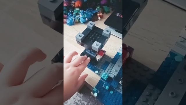 Лего Майнкрафт варден смотреть онлайн