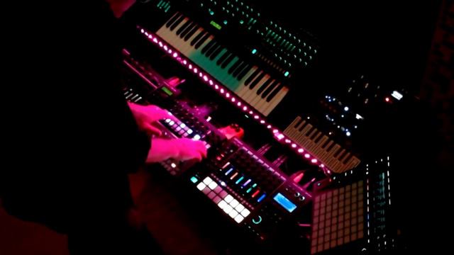 Jamuary 2024-15 :: Electronic (Torso T-1, Typhon, MC-707, TR-8S, Microfreak) смотреть онлайн