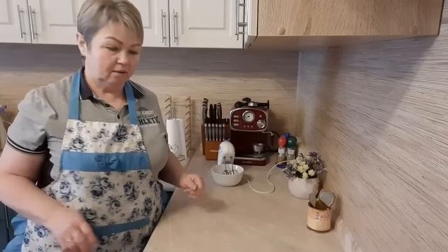 ПИРОГ С ВАРЕНОЙ СГУЩЕНКОЙ. РЕЦЕПТ ОТ НАШЕЙ ПОДПИСЧИЦЫ. смотреть онлайн