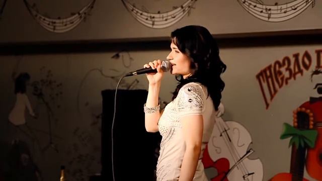 Юлия Kalina - Чувства сентября (сл. и муз.Юлия Kalina) смотреть онлайн