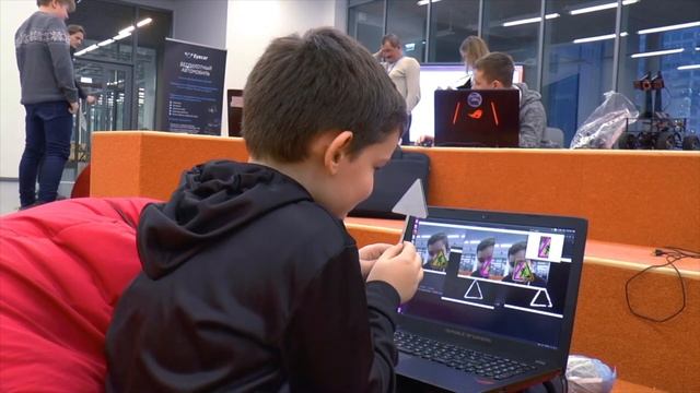 Распознавание дорожных знаков — хакатон от Академии Высоких Технологий в Хорошколе смотреть онлайн