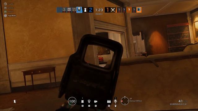 Gamer Girl playing Rainbow Six Siege смотреть онлайн