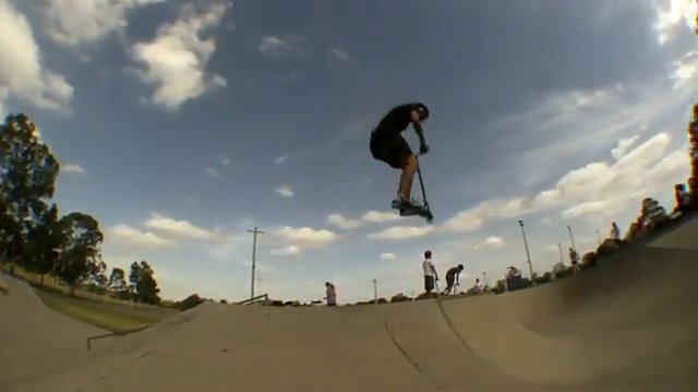 Прыжки на самокатах смотреть онлайн