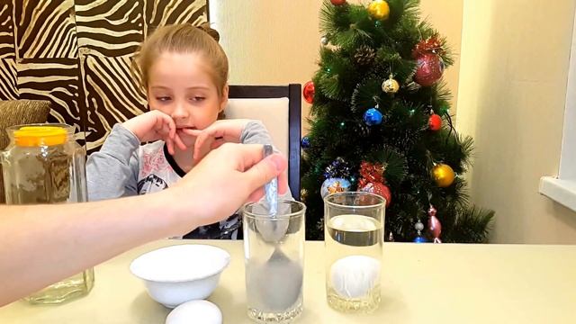 ЭКСПЕРИМЕНТ!!! ЯЙЦО НЕ ТОНЕТ В ВОДЕ!!! ЗАНИМАТЕЛЬНАЯ НАУКА!!! смотреть онлайн