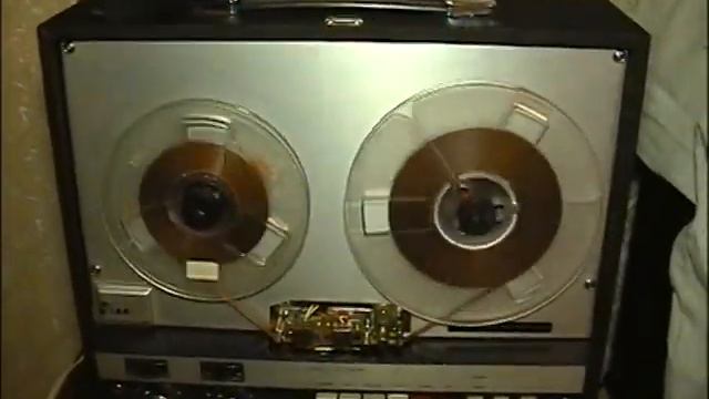 Катушечный магнитофон Magnasonic STR-1700 смотреть онлайн