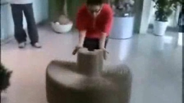 Удивительный стул смотреть онлайн
