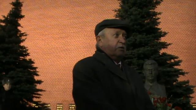 Цветы к могиле И В Сталина смотреть онлайн