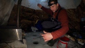 Зимняя рыбалка в МОРОЗ в ПАЛАТКЕ с КОМФОРТОМ | Ловля ЛЕЩА зимой на ПОПЛАВОК | 2021