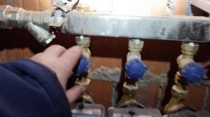 Как отрегулировать радиатор с нижним подключением на коллекторе.