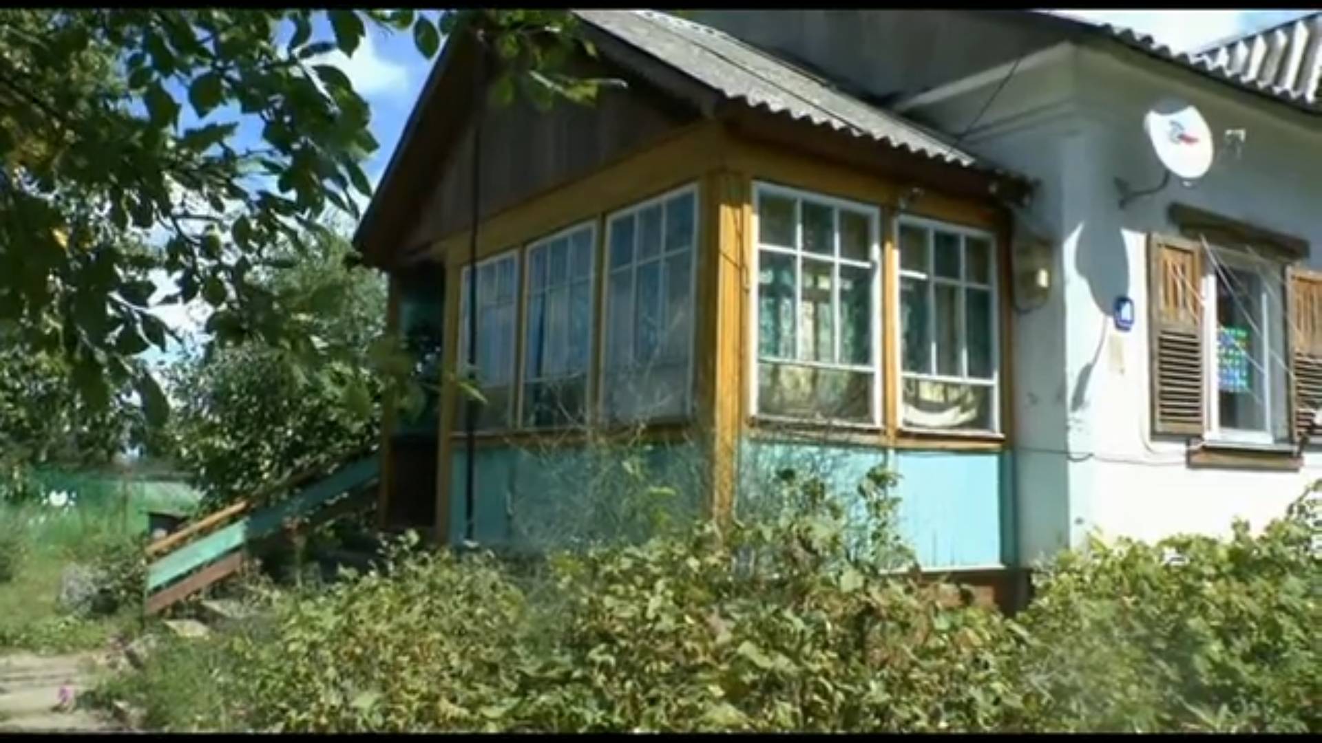 2014г.Наш дом при покупке. Обзор дома, участка .Интересные находки!!! смотреть онлайн