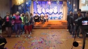 Крутой танец в стиле 90 х