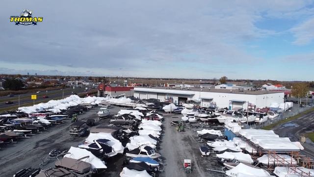 Vue du ciel de notre succursale de Varennes en transition vers la période hivernale смотреть онлайн
