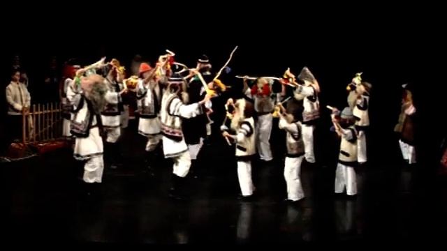 Traditii de iarna din NEAMT -Jocul mastilor смотреть онлайн