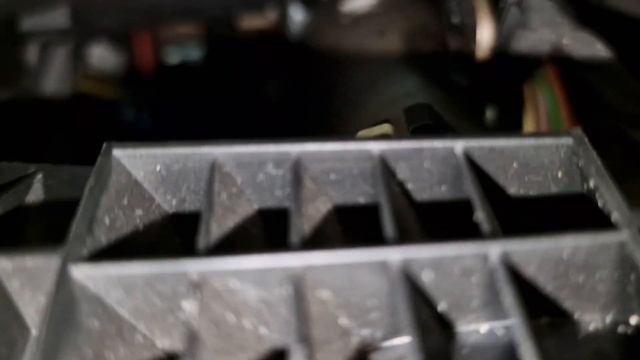 Renault clio airbag light fix DF071 squib replacement смотреть онлайн