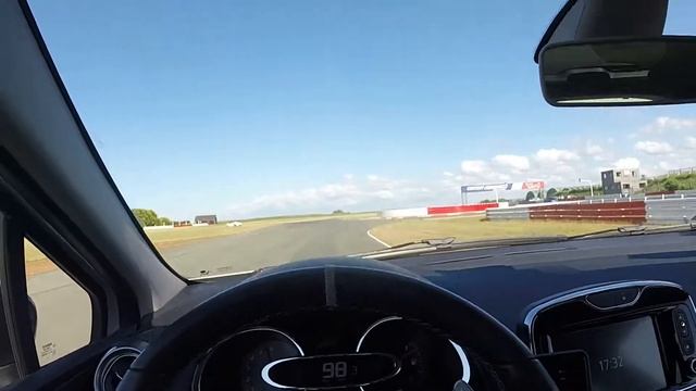 GoPro Renault Clio IV RS - Abbeville track - best lap 1'30'' смотреть онлайн