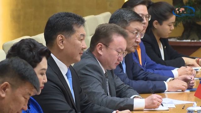 Монгол Улсын Ерөнхийлөгч У.Хүрэлсүхэд БНСВУ-ын Ерөнхий сайд Фам Минь Чинь бараалхлаа