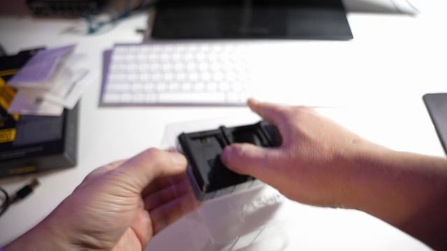Unboxing nabíječka Nitecore USN4PRO a baterie NFZ100 pro Sony смотреть онлайн