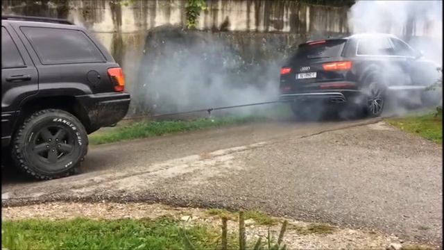 Кто кого перетянет Audi Q7 VS Jeep смотреть онлайн