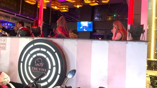 Goa, Baga, Tito's Lane & Candolim Beach Nightlife: What to Expect in New Year 2023 смотреть онлайн