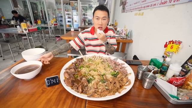 จัดหนัก!! ก๋วยเตี๋ยวเนื้อตุ๋น งบ 1,000 บาท!! แม่ค้าใจดีสุดๆ!! เติมเนื้อให้แบบไม่อั้น!! смотреть онлайн