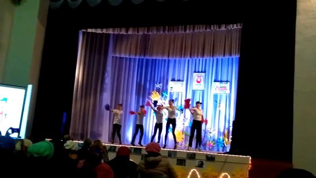 Танец с акробатическими элементами. смотреть онлайн