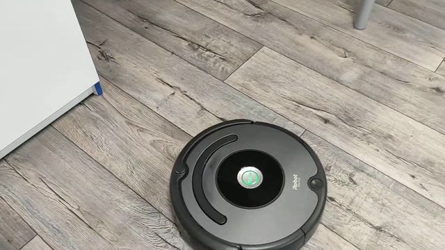 RoboVac Paty? 3 Vacuum Cleaner Robots (lg, Irobot, Clever&clean)