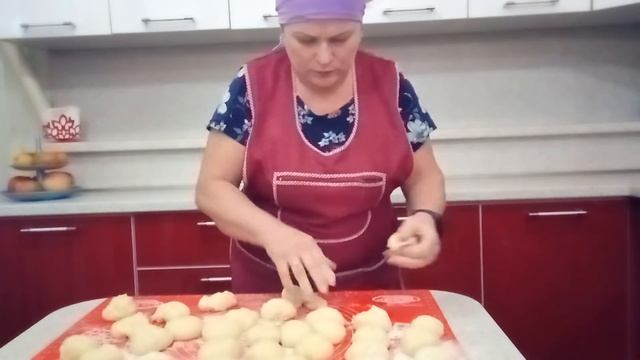 Ароматные и мягкие булочки с повидлом смотреть онлайн