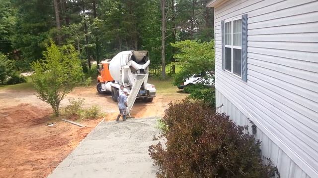 Дорожку Почти закончили США Южная Каралина/ Side Walk Almost done. USA смотреть онлайн