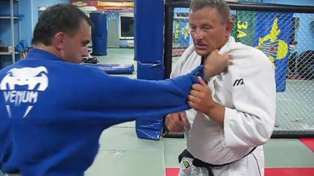 Как бороться с захватом за отворот. смотреть онлайн