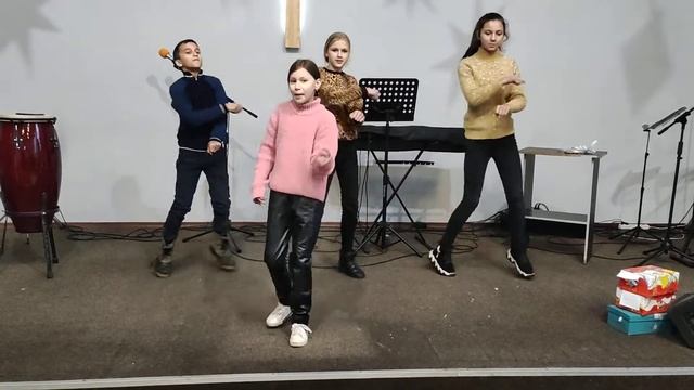 Танец Чика-Бум крутая песня? смотреть онлайн